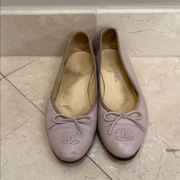 CHANEL Shoes - Chanel pink ballet flats. Size 39 1/2